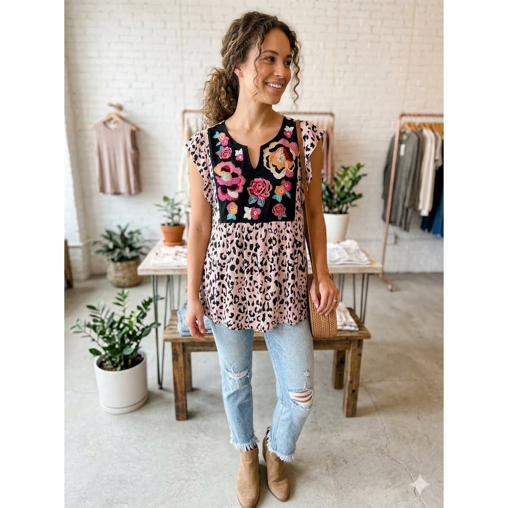 Savanna Jane Pink Leopard Floral Embroidered V-Neck Flutter Sleeve Top Small